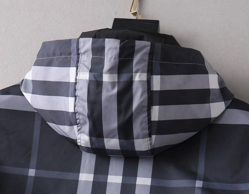 Burberry Outwear Effortless 102194
