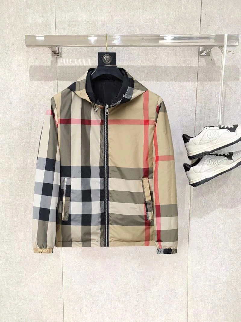 Vibrant Burberry Outwear 102182