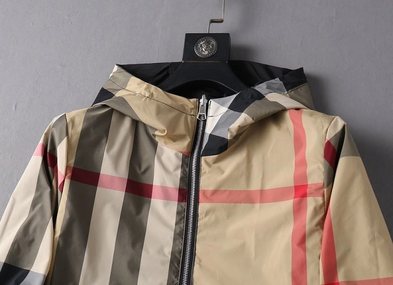 Vibrant Burberry Outwear 102182