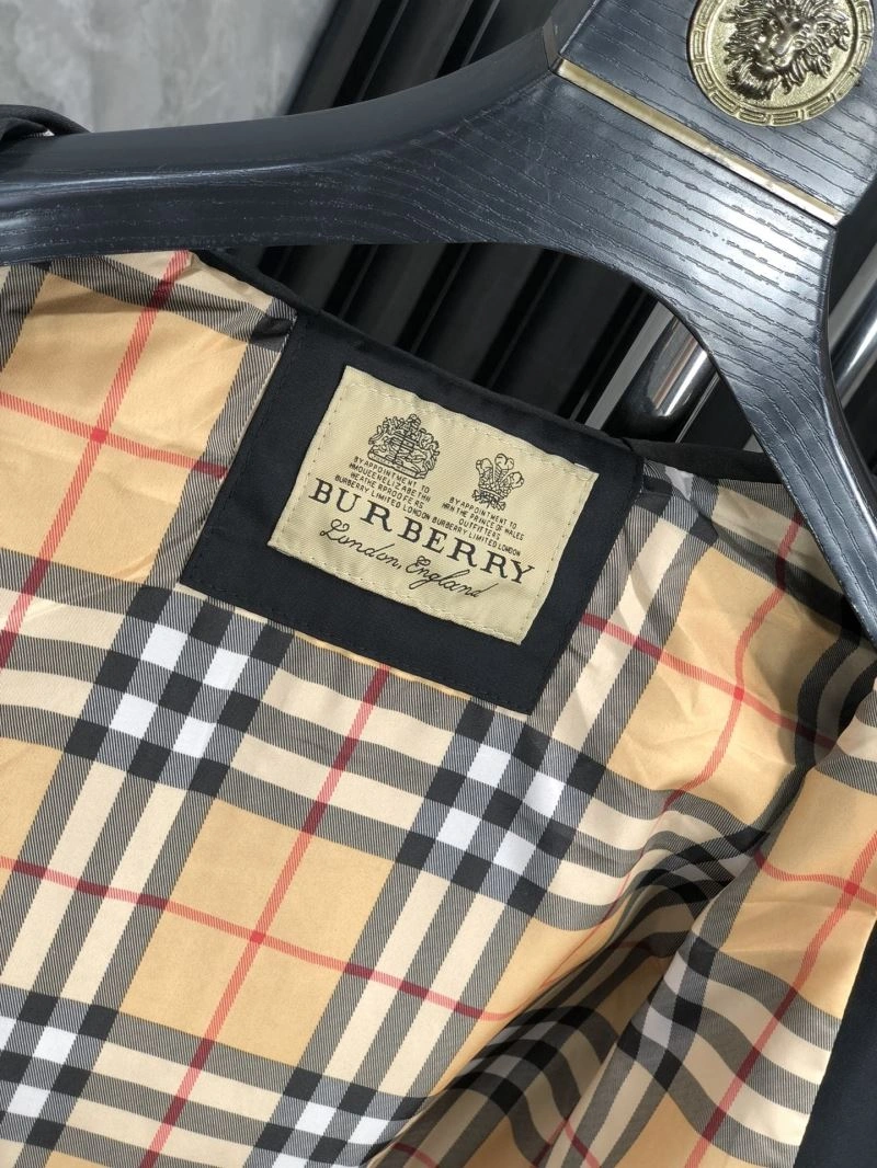 Seasonal Burberry Outwear 102188