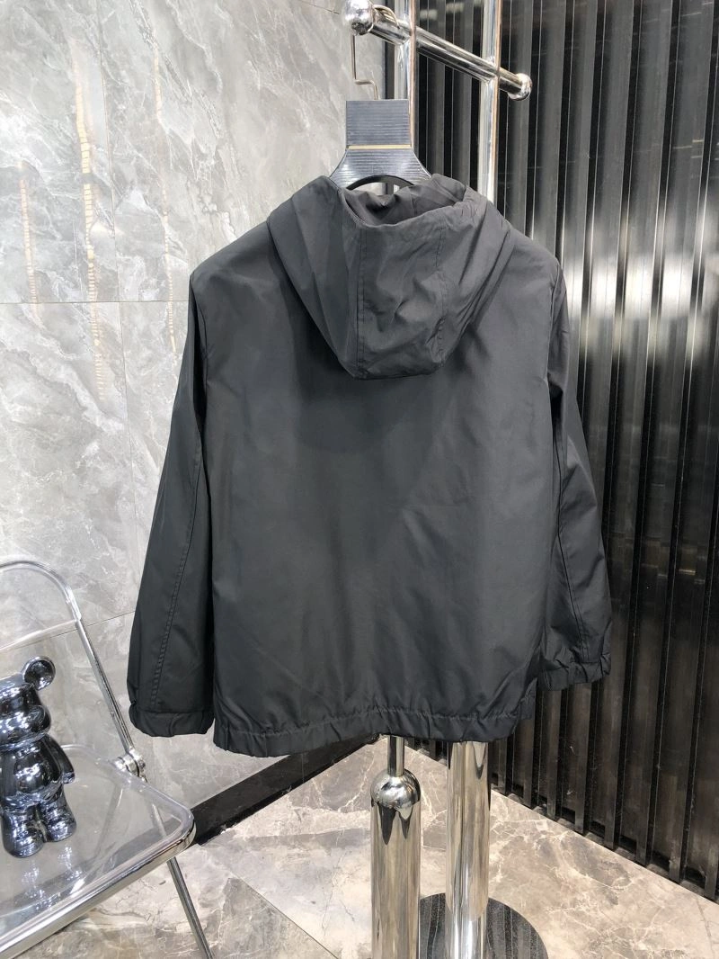 Seasonal Burberry Outwear 102188