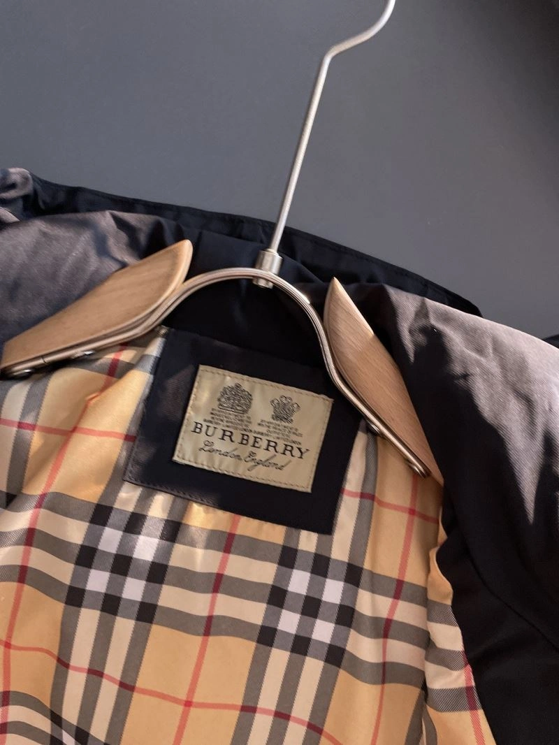 Burberry Outwear Trendsetting 102178