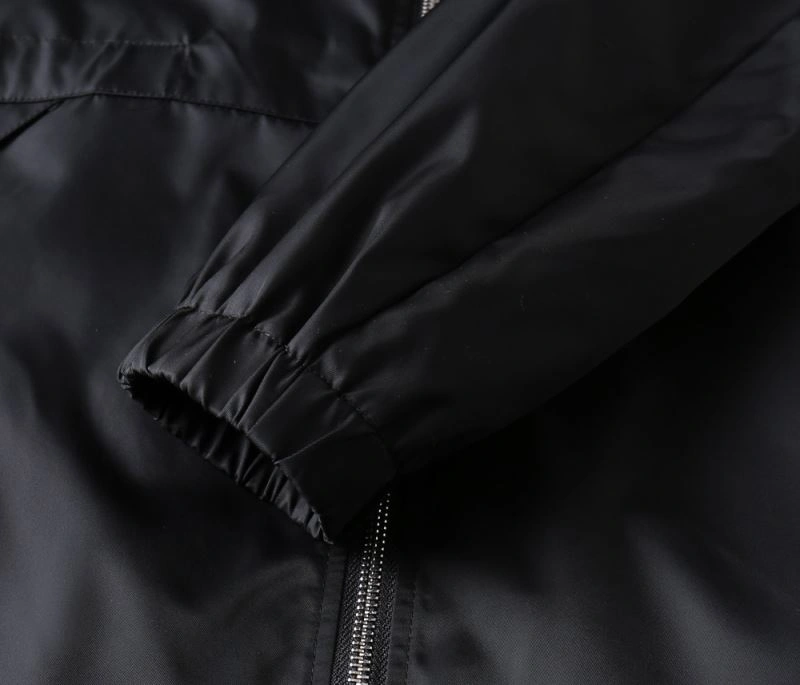 Stretchable Burberry Outwear 102181