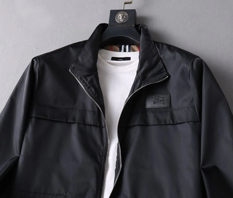 Stretchable Burberry Outwear 102181