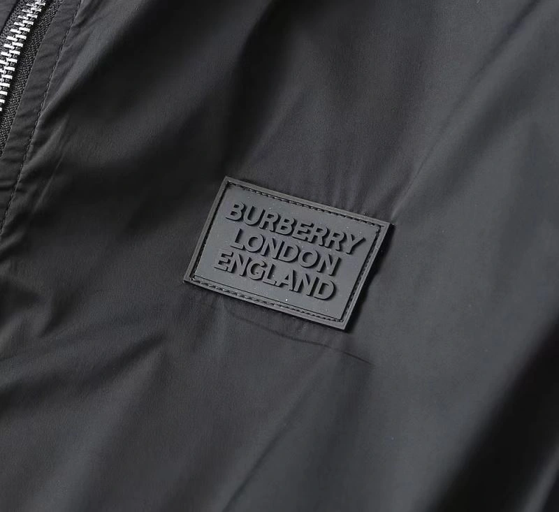 Elegant Burberry Outwear 102170