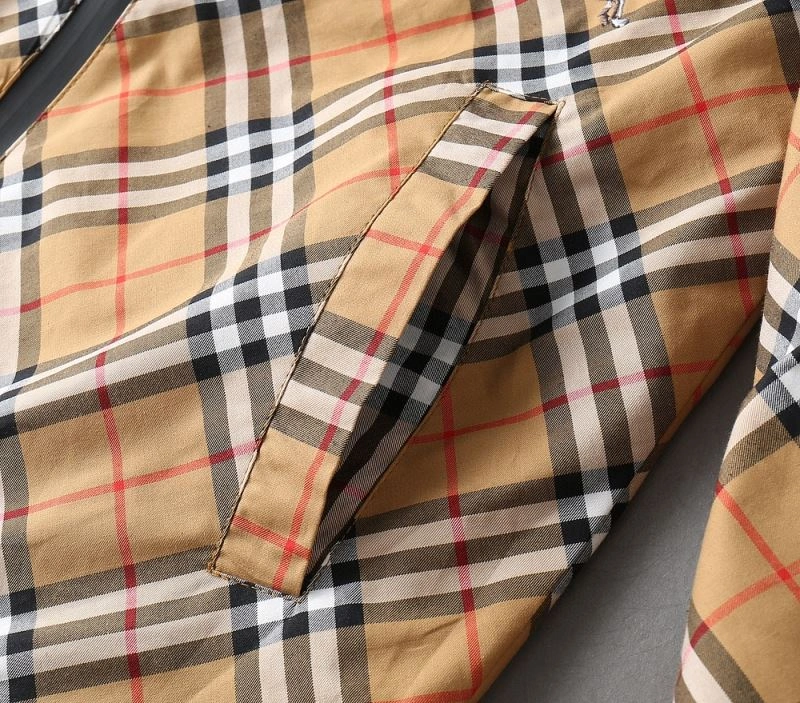 Burberry Outwear Resilient 102169