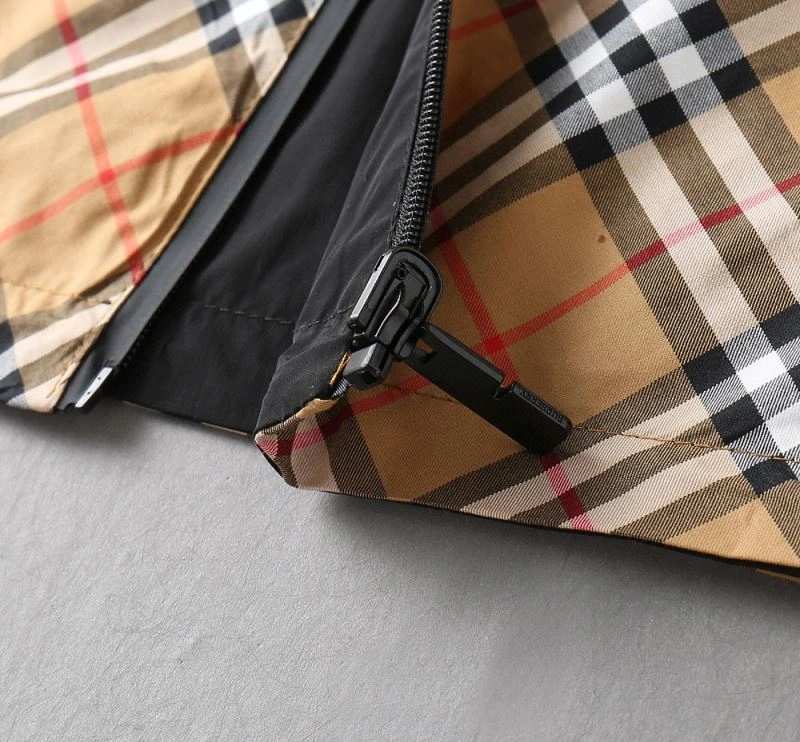 Burberry Outwear Resilient 102169