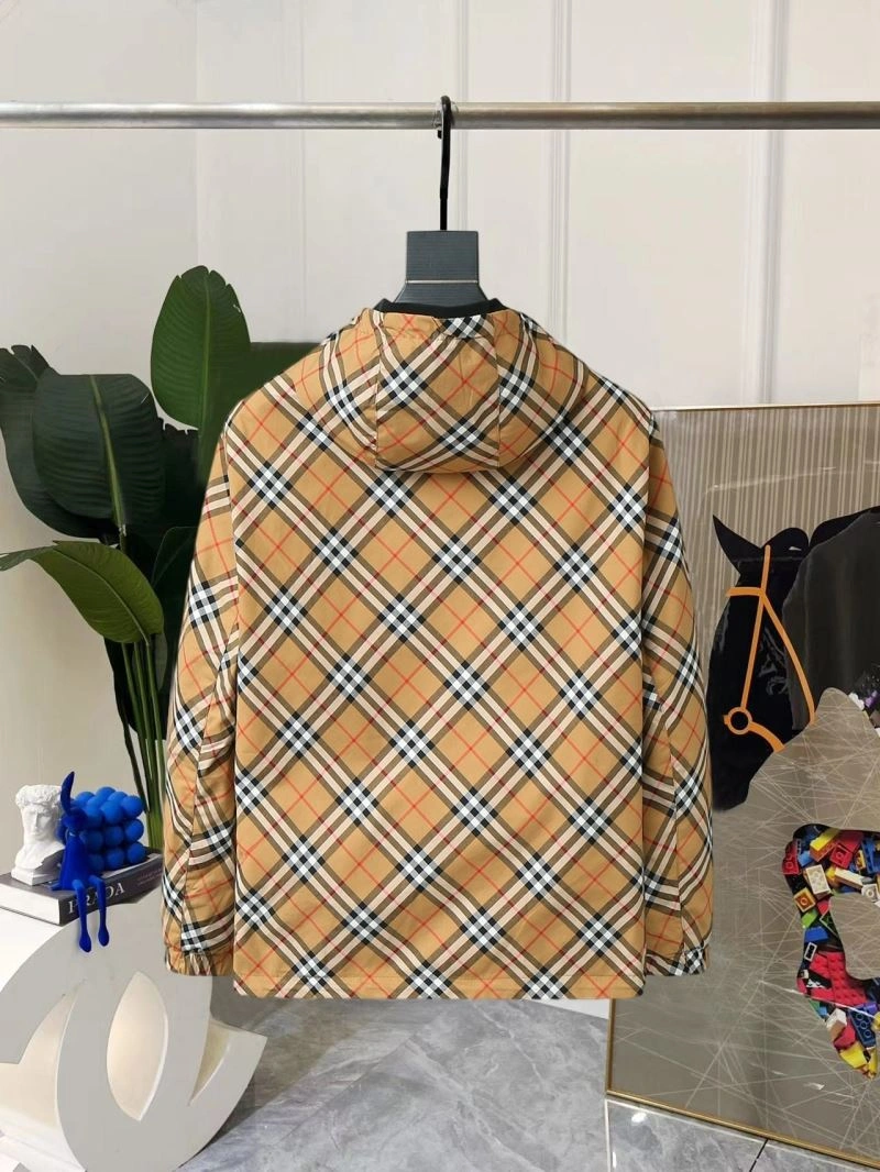 Burberry Outwear Resilient 102169