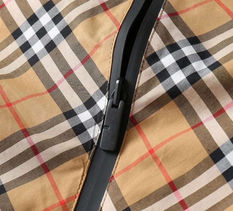 Burberry Outwear Resilient 102169