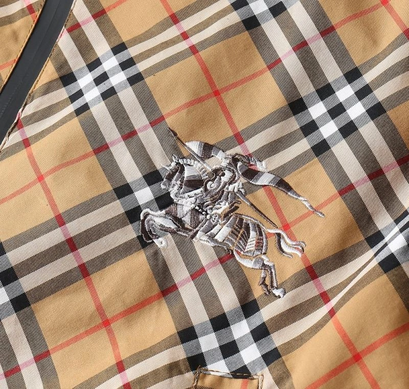 Burberry Outwear Resilient 102169