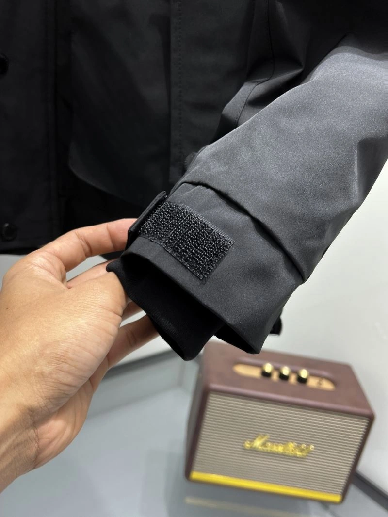 Durable Burberry Outwear 102162