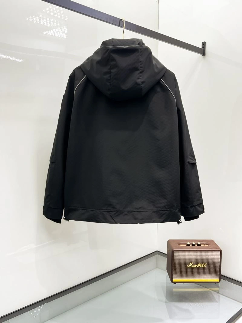 Durable Burberry Outwear 102162