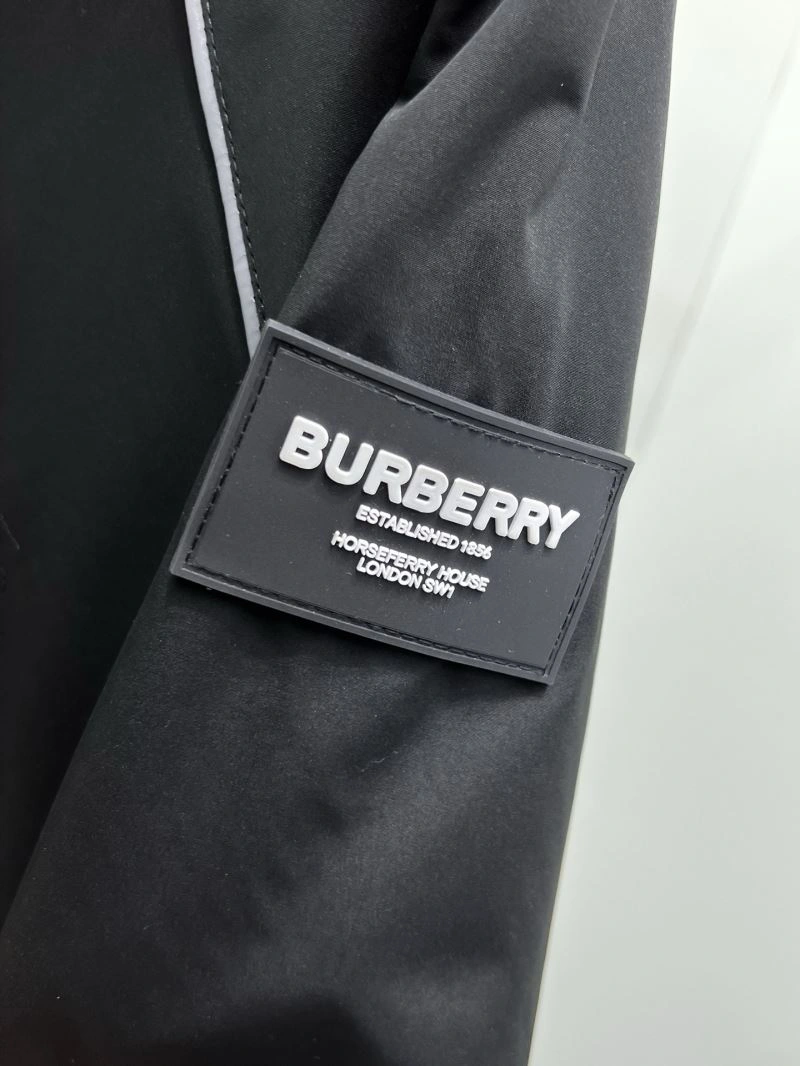 Durable Burberry Outwear 102162