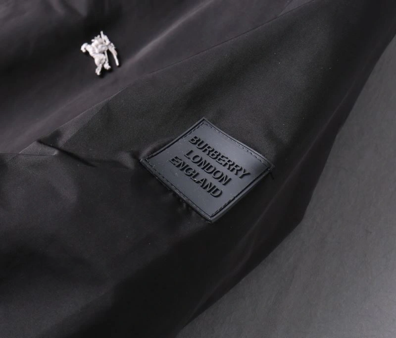 TechFriendly Burberry Outwear 102152