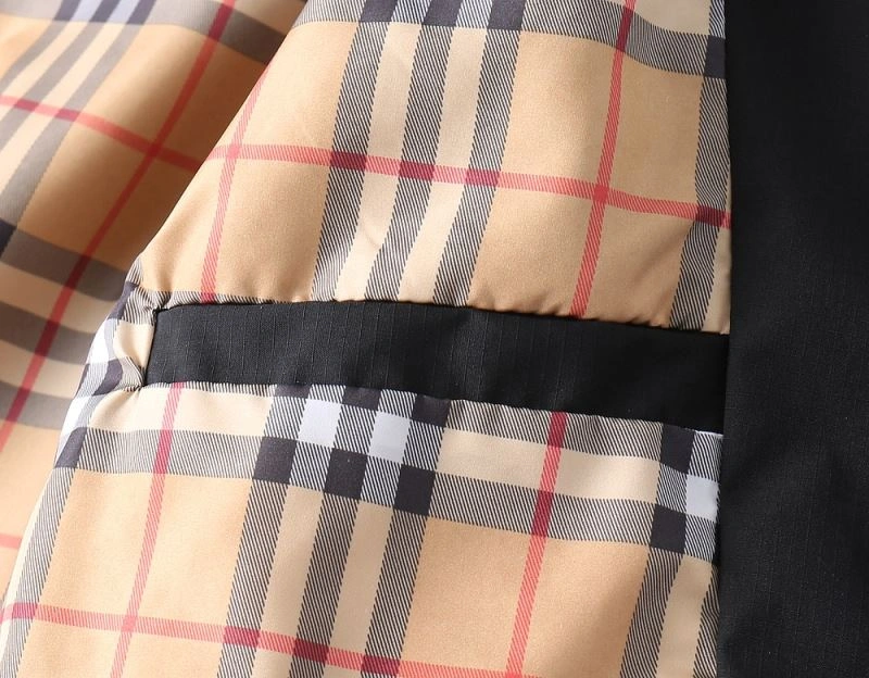 Burberry Outwear Practical 102142