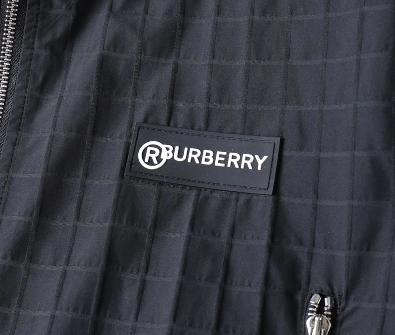 Elegant Burberry Outwear 102143