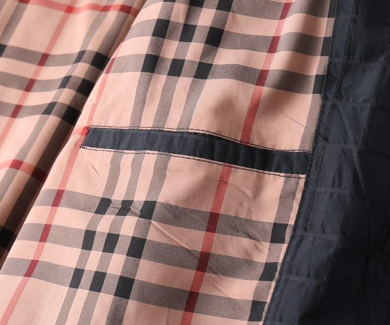 Elegant Burberry Outwear 102143