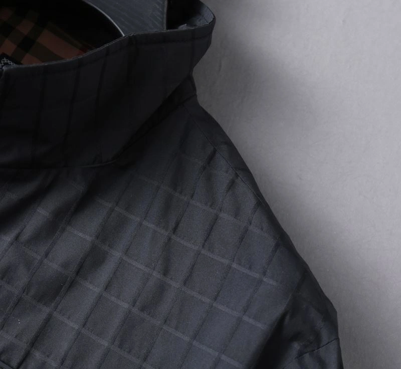 Elegant Burberry Outwear 102143