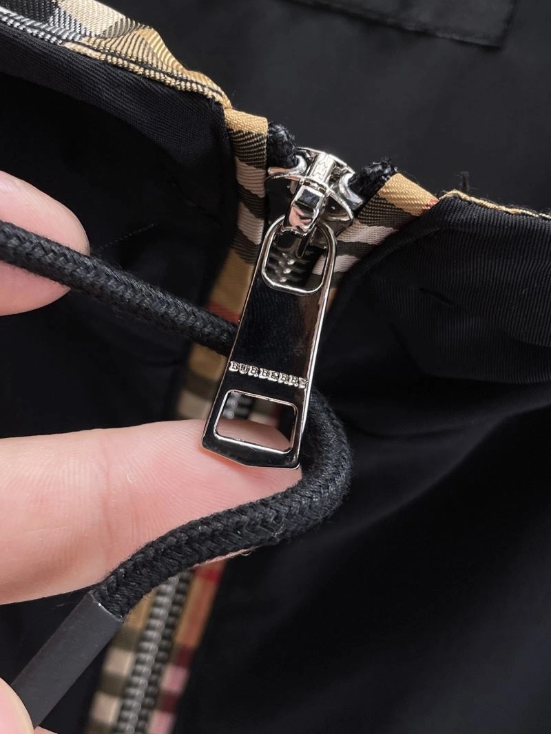 Burberry Outwear GoAnywhere 102133