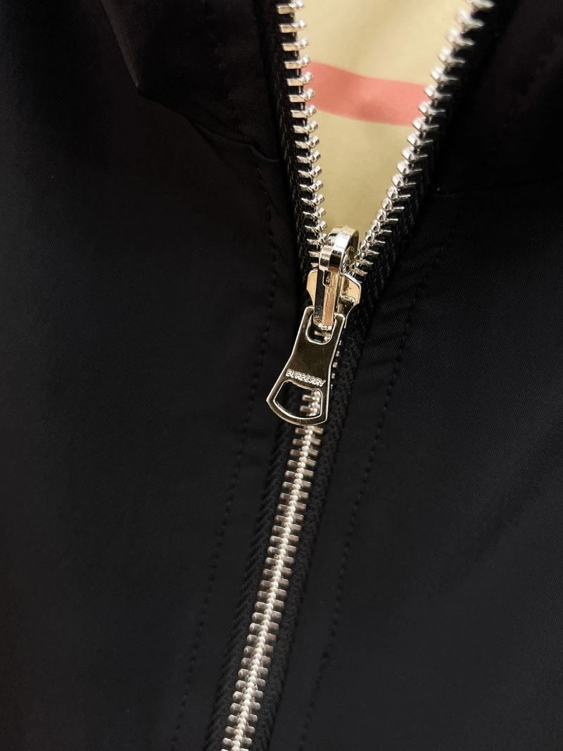 EyeCatching Burberry Outwear 102308