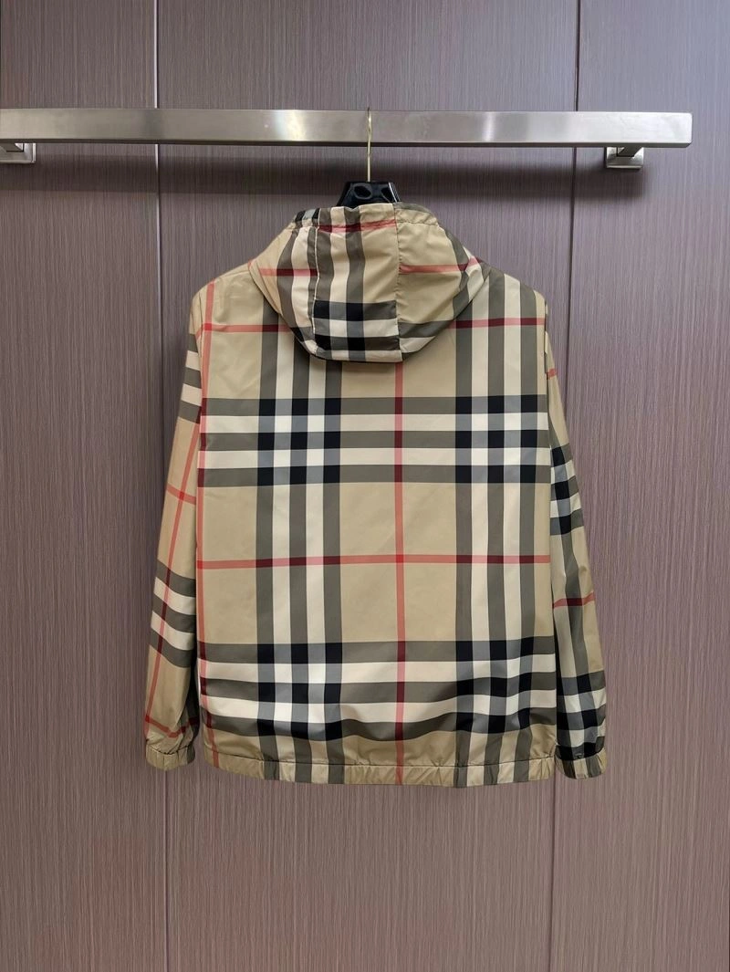 EyeCatching Burberry Outwear 102308