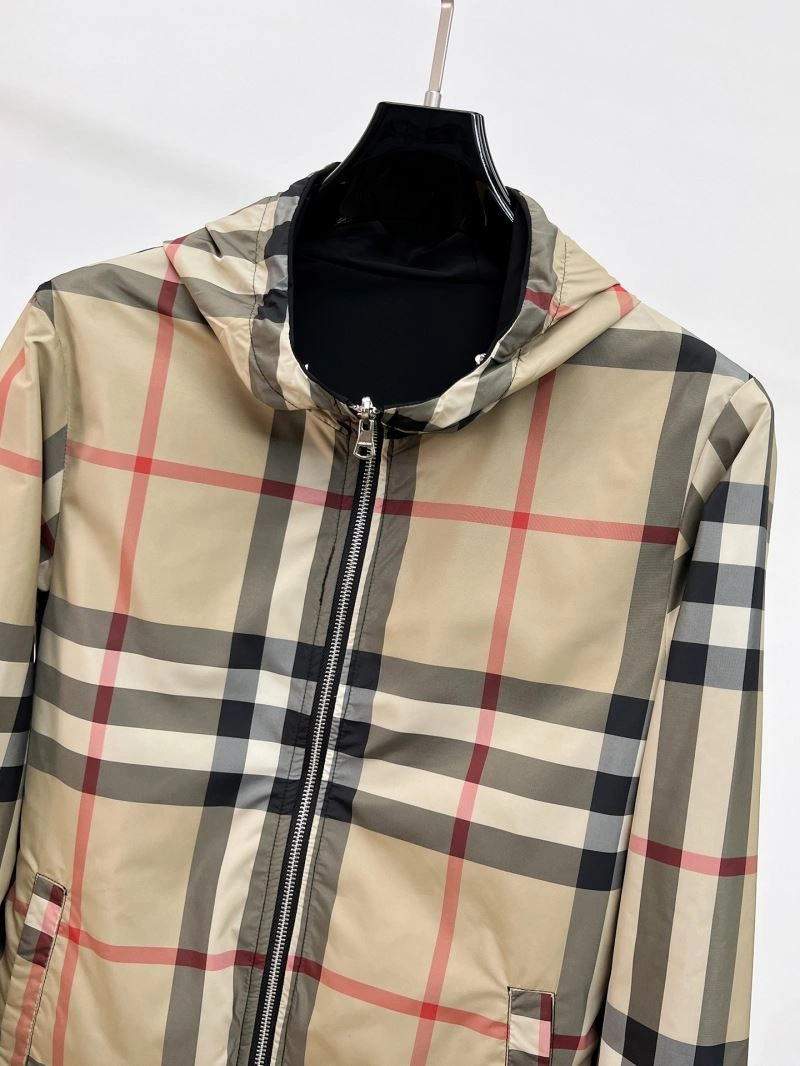 EyeCatching Burberry Outwear 102308