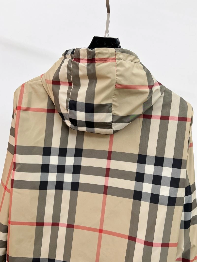 EyeCatching Burberry Outwear 102308