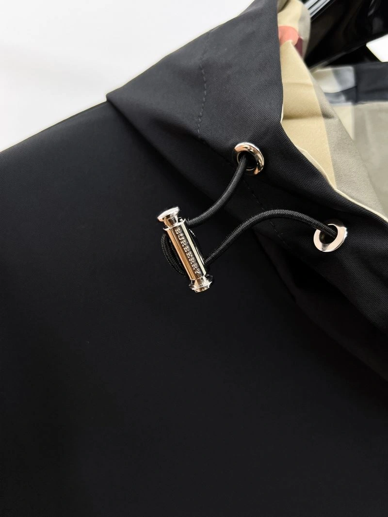 EyeCatching Burberry Outwear 102308