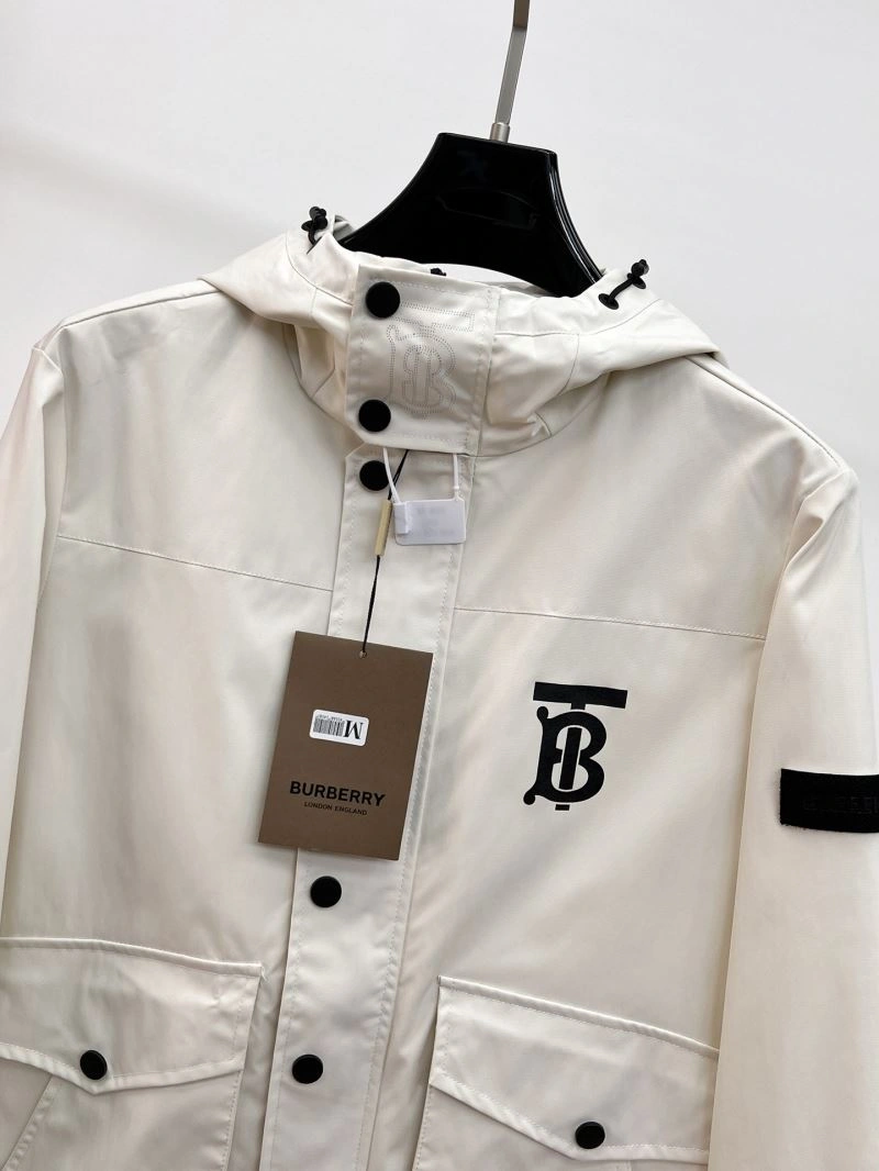 Burberry Outwear Sporty 102117