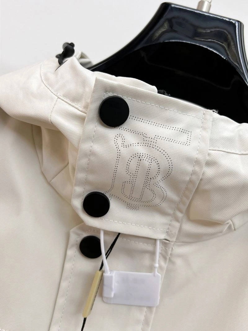 Burberry Outwear Sporty 102117