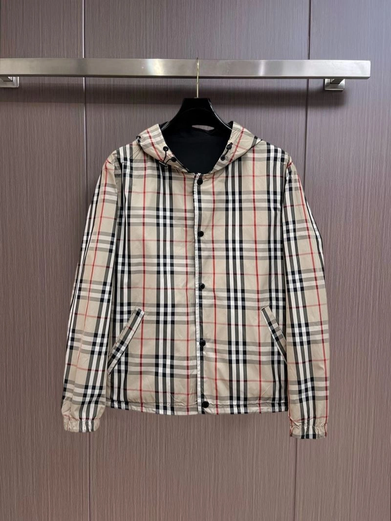 Versatile Burberry Outwear 102106