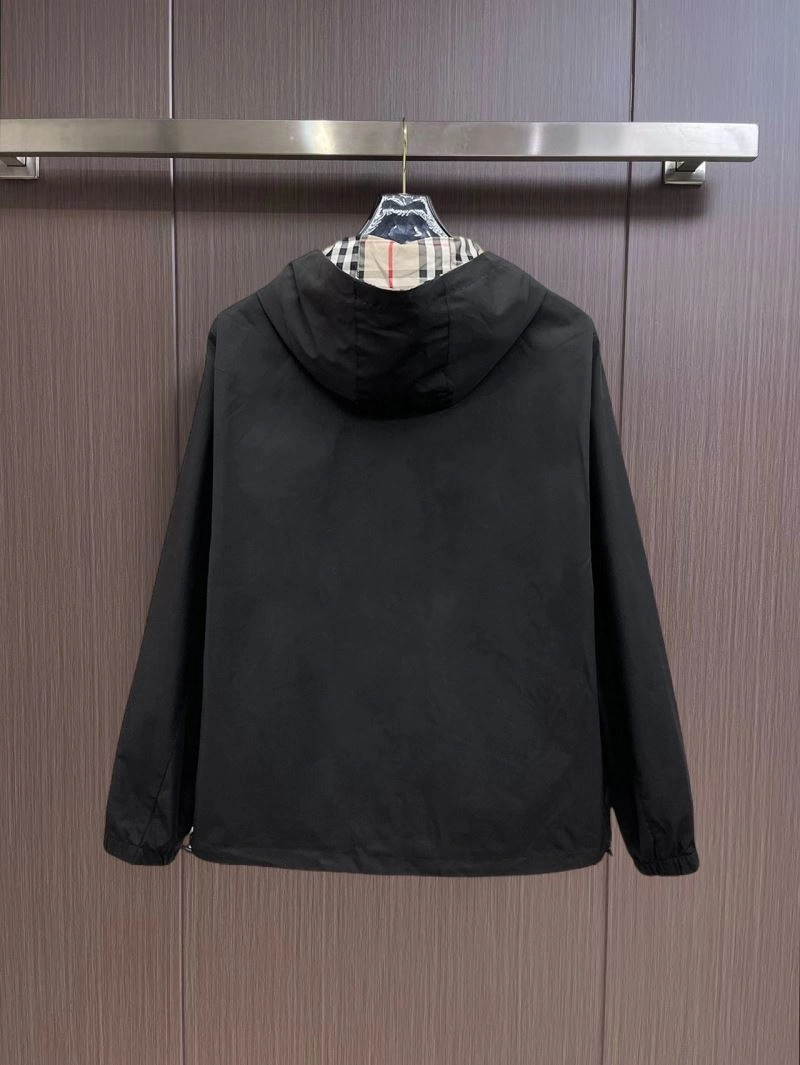 Versatile Burberry Outwear 102106