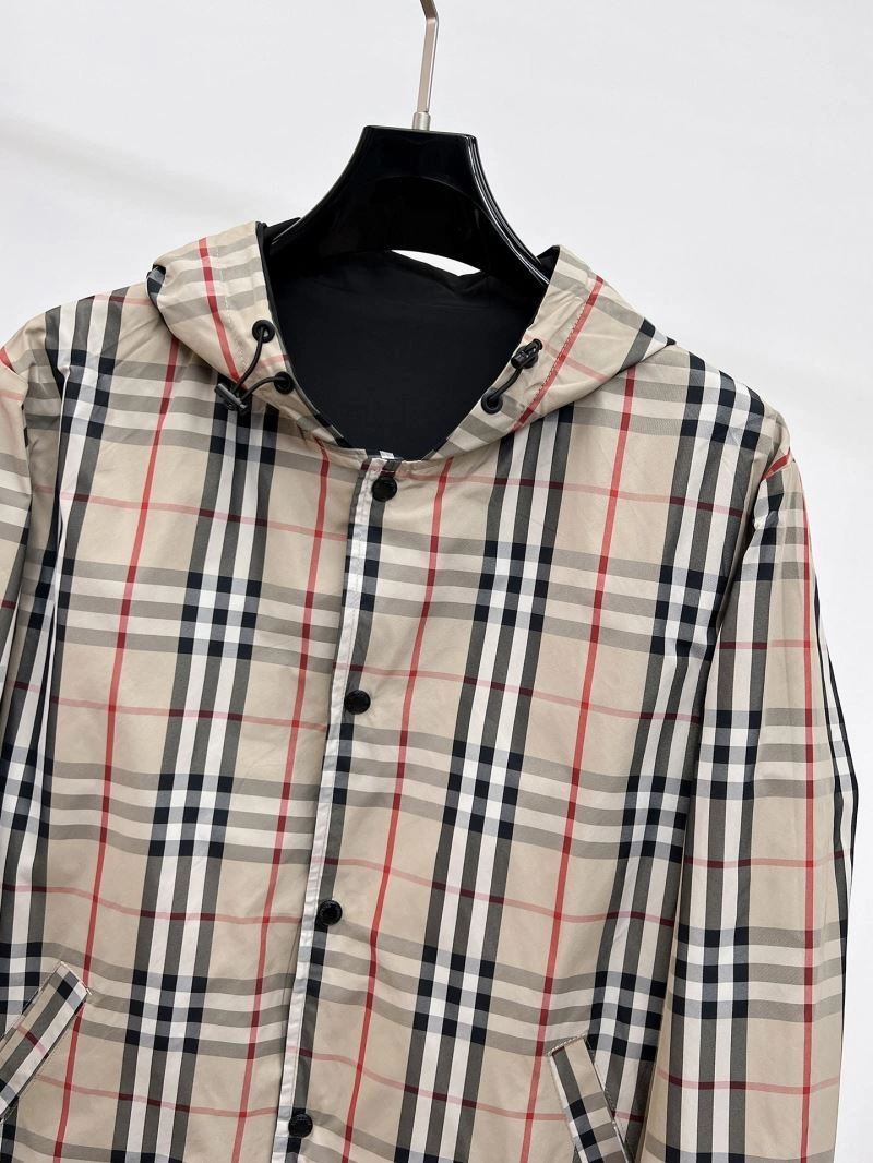 Versatile Burberry Outwear 102106