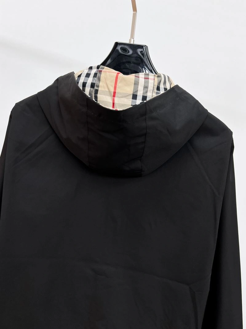 Versatile Burberry Outwear 102106
