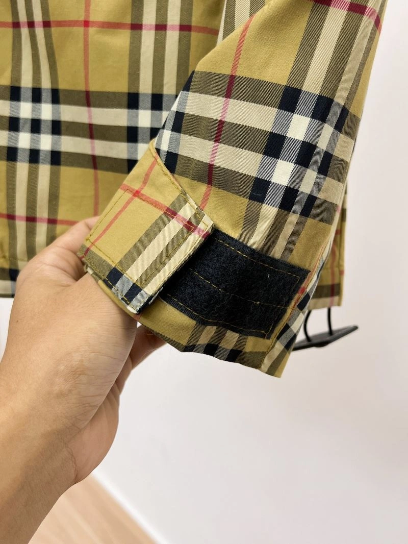 Breathable Burberry Outwear 102103