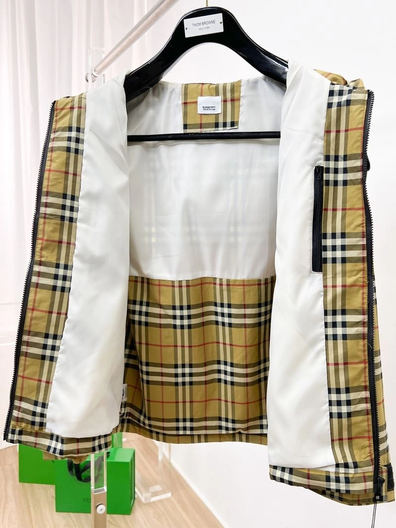 Breathable Burberry Outwear 102103