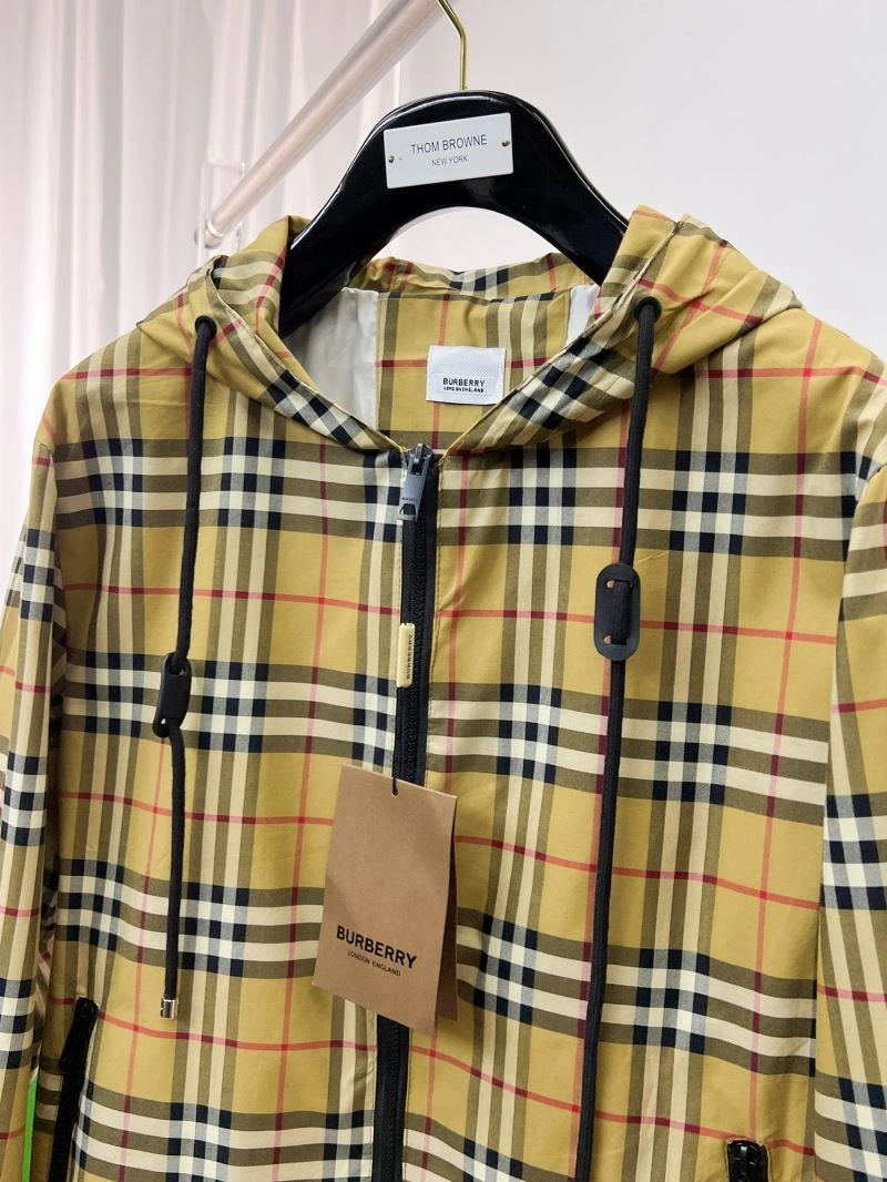 Breathable Burberry Outwear 102103