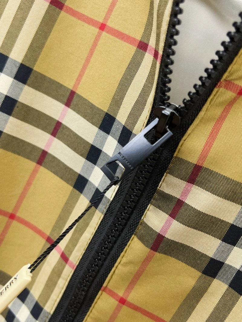 Breathable Burberry Outwear 102103