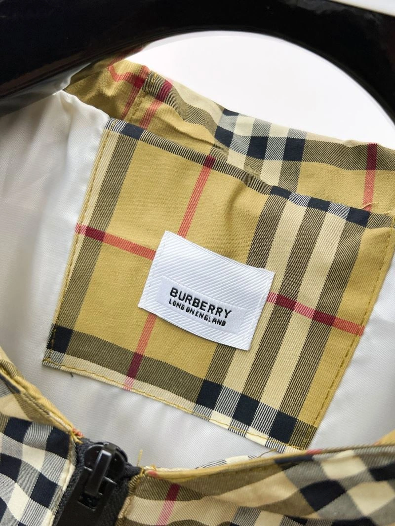 Breathable Burberry Outwear 102103