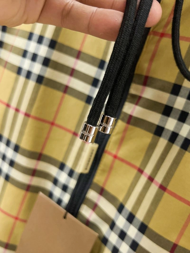 Breathable Burberry Outwear 102103