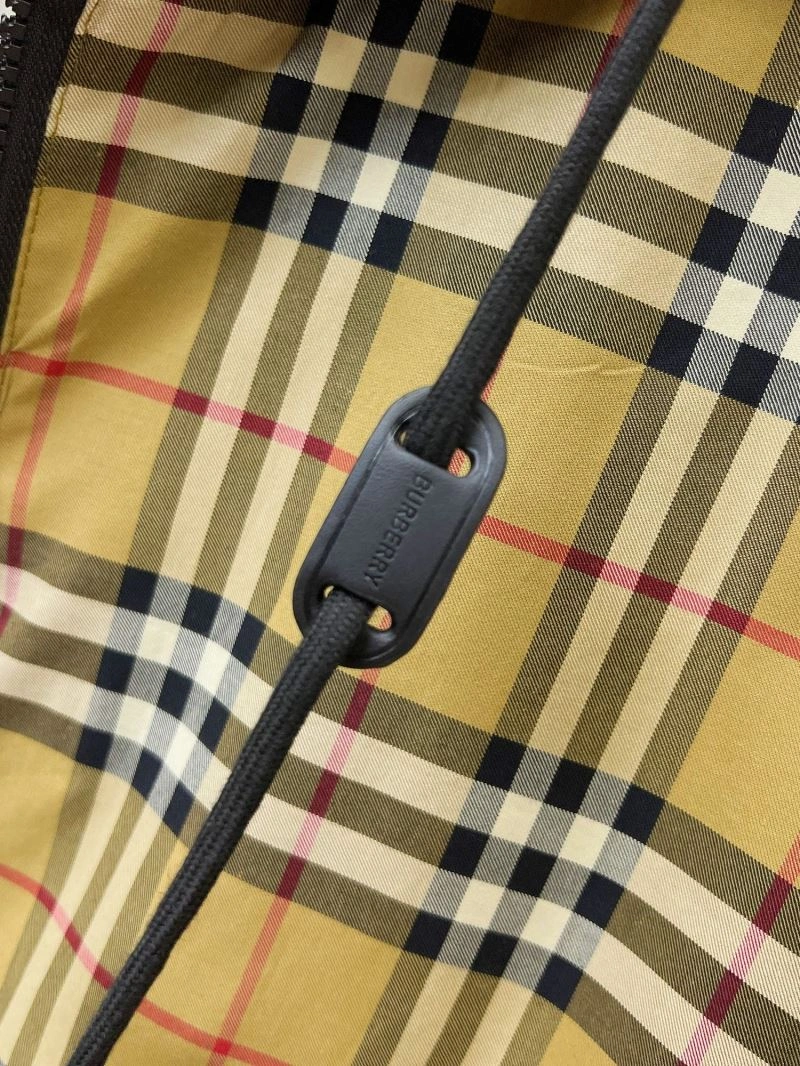 Breathable Burberry Outwear 102103