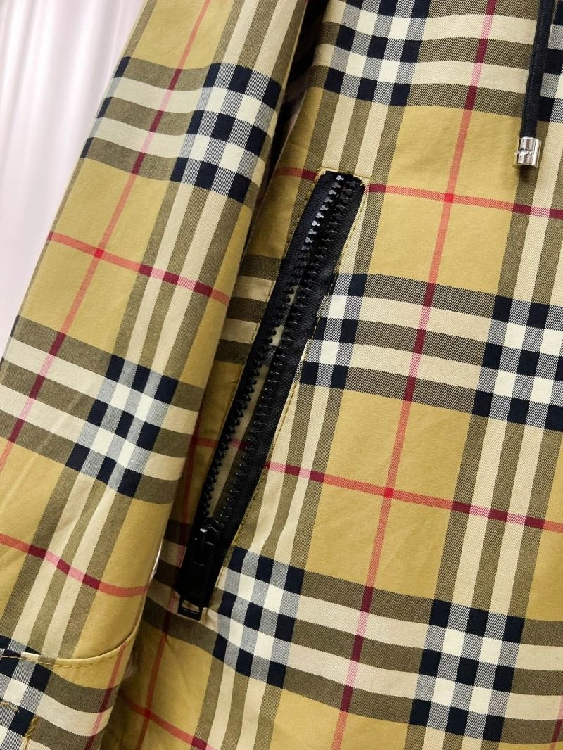 Breathable Burberry Outwear 102103