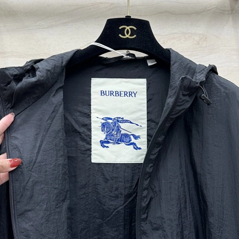 Burberry Outwear Sleek 99171