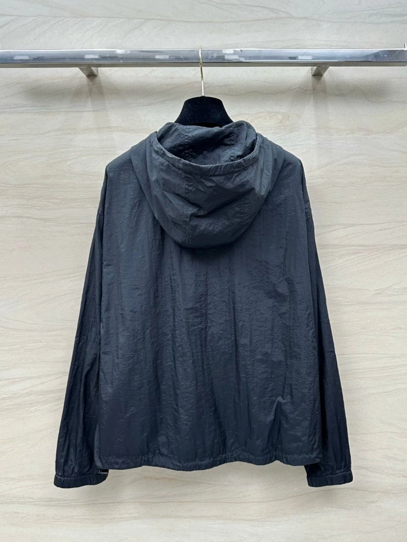 Burberry Outwear Sleek 99171