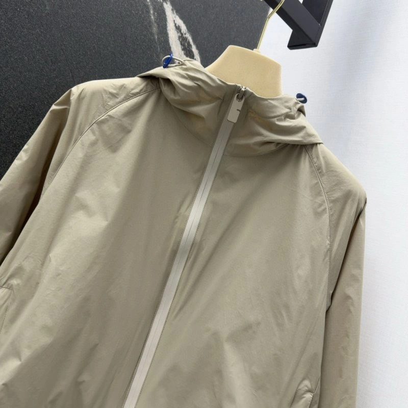 Lightweight Burberry Outwear 99162