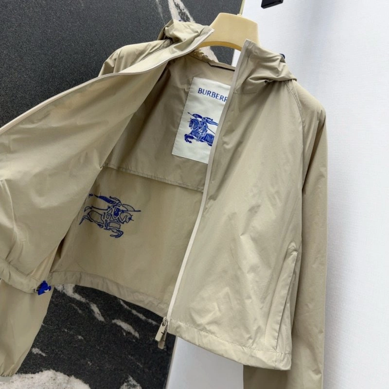 Lightweight Burberry Outwear 99162