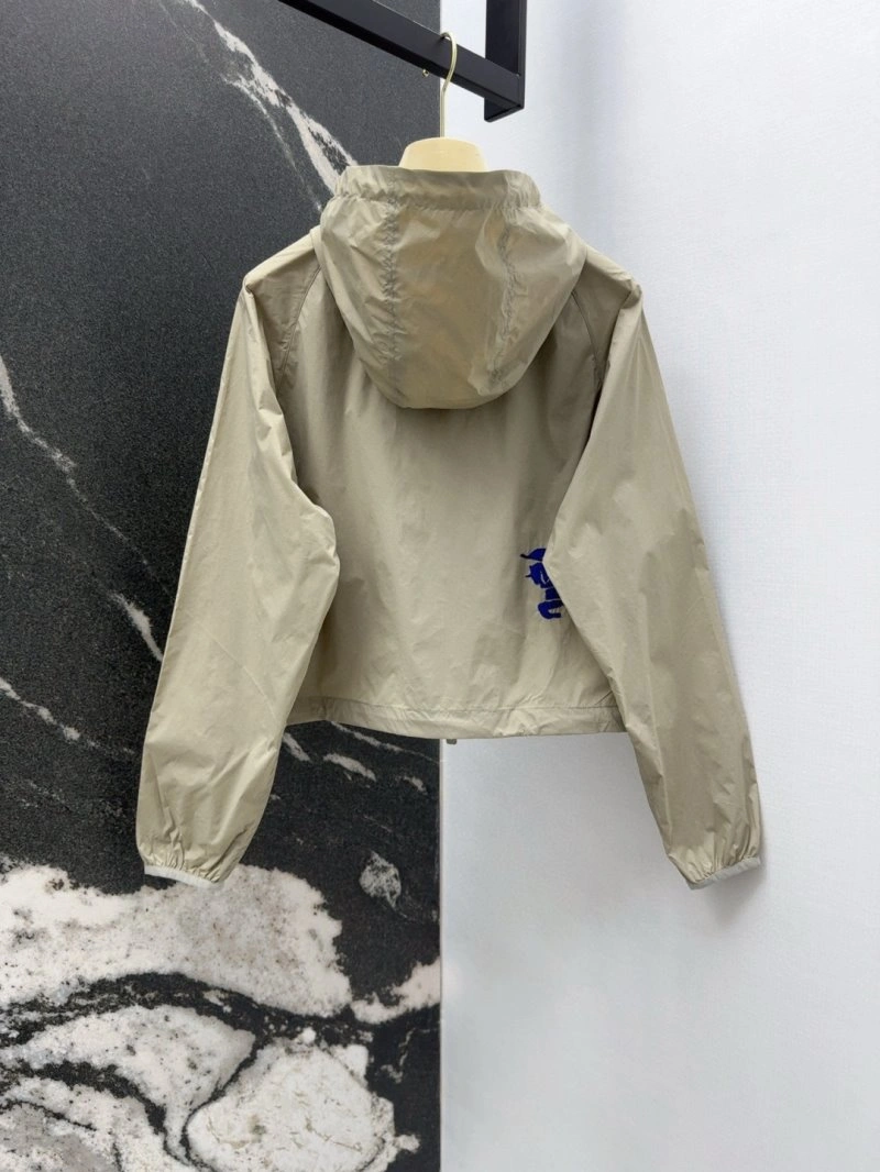 Lightweight Burberry Outwear 99162