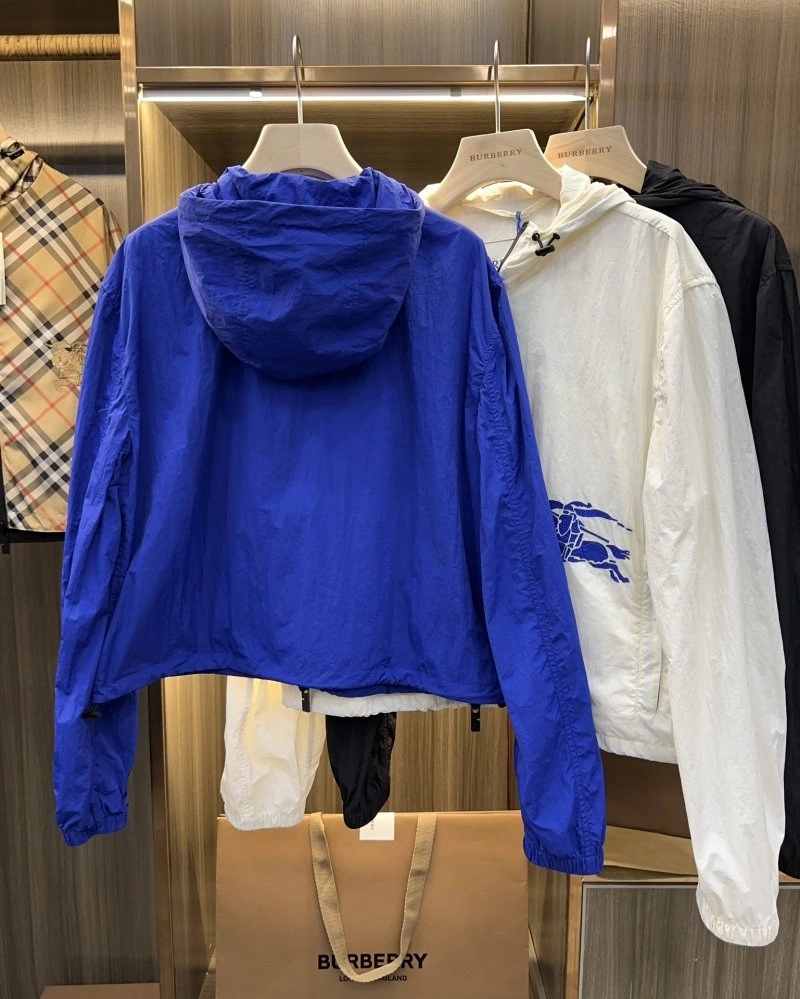 Effortless Burberry Outwear 99316