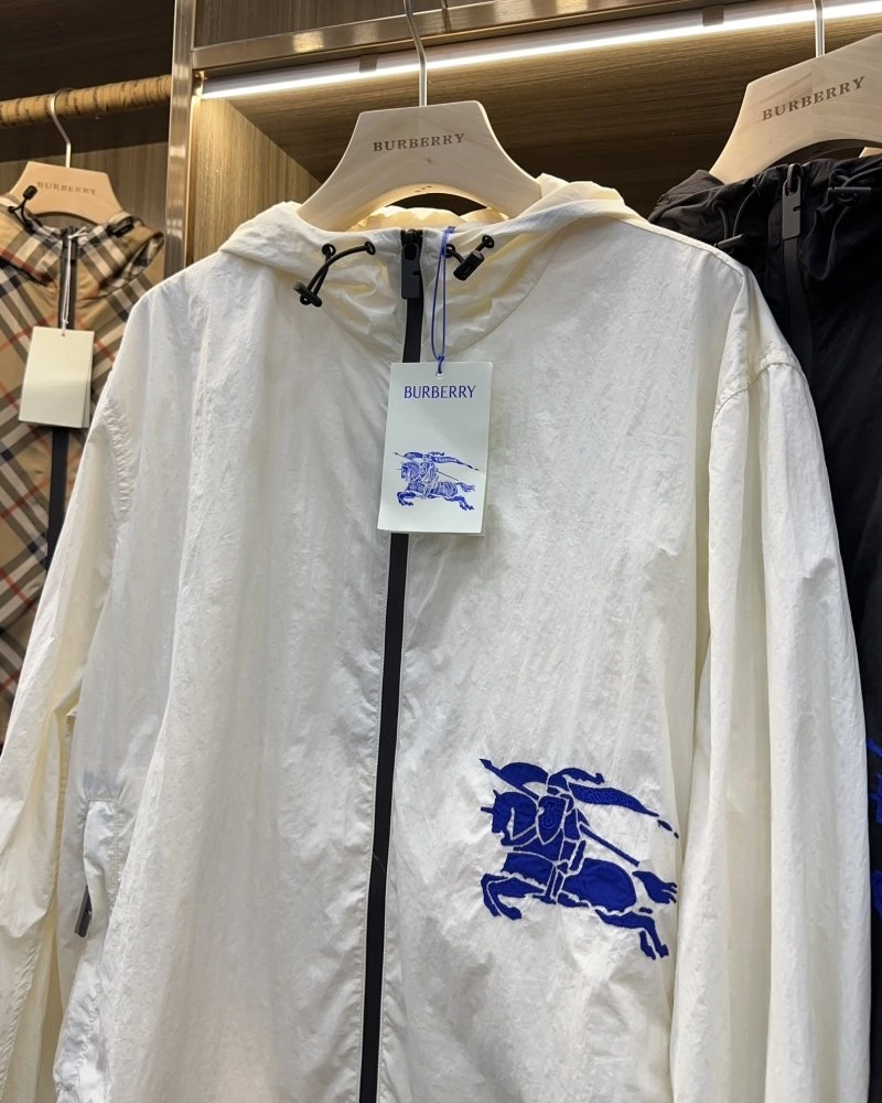 Burberry Outwear Trendsetting 99314