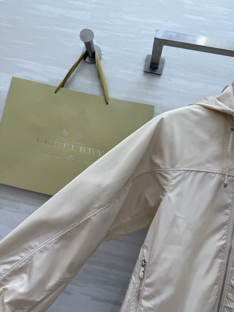 Burberry Outwear DailyWear 99110